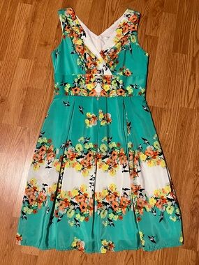Dress Barn Floral V-Neck Teal and White Knee Length Dress